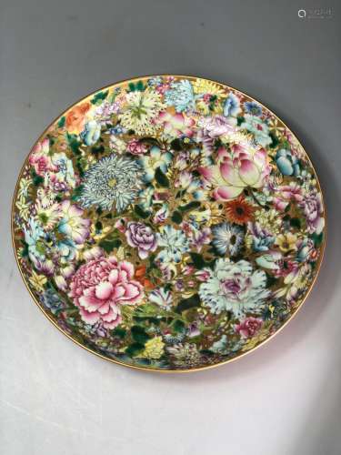 CHINESE MILLIFLORAL PORCELAIN CHARGER