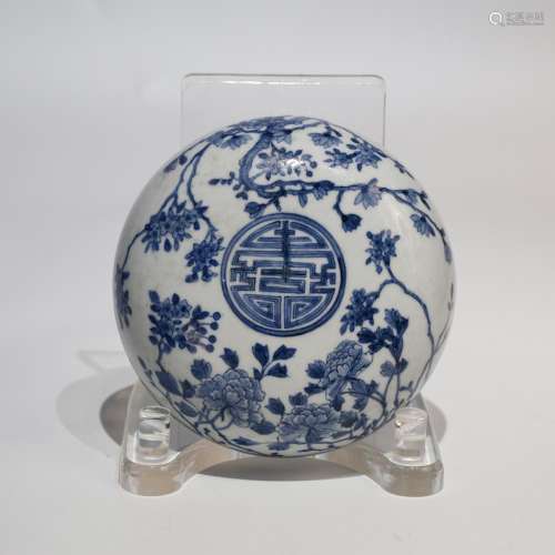 CHINESE BLUE AND WHITE COVER BOX