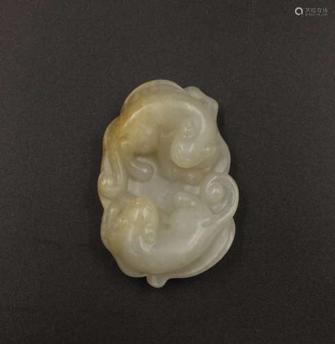 CHINESE JADE PENDANT OF TWO CATS