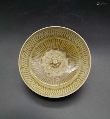 CHINESE YUE WARE PORCELAIN PLATE