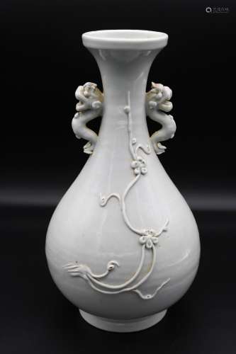 CHINESE WHITE GLAZED CARVED FLOWER VASE