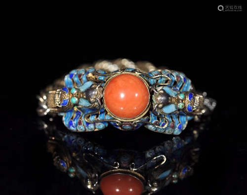 A CORAL BEAD AND CLOISONNE DESIGN BRACELET