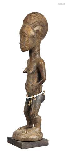 Baule Cote d'Ivorie standing female figure