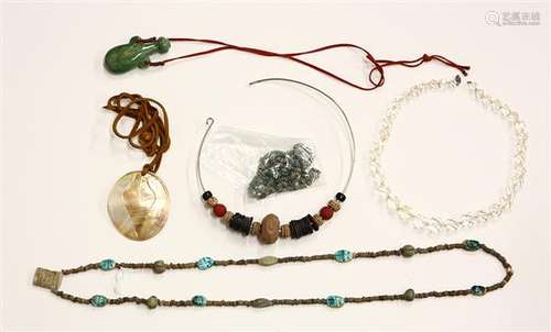 (Lot of 5) Jade, rock crystal quartz, shell, Faience, clay and metal jewelry