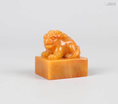 A YELLOW SOAPSTONE 'SU QING WANG BAO' SEAL, QING DYNASTY