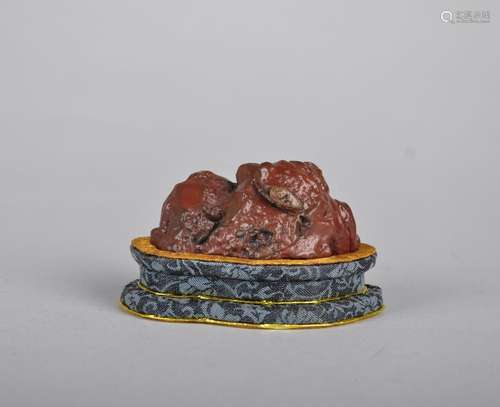 AN AGATE BRUSH REST, REPUBLICAN PERIOD