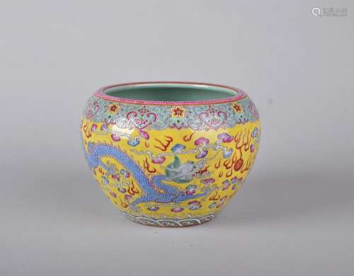 A FAMILLE ROSE YELLOW GROUND 'DRAGON AND PEARL' JARLET, QIANLONG MARK, QING DYNASTY