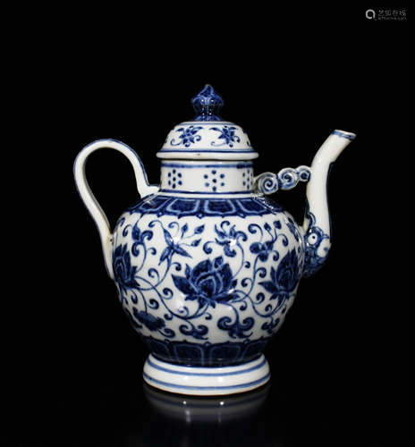 Chinese Blue And White Porcelain Ewer