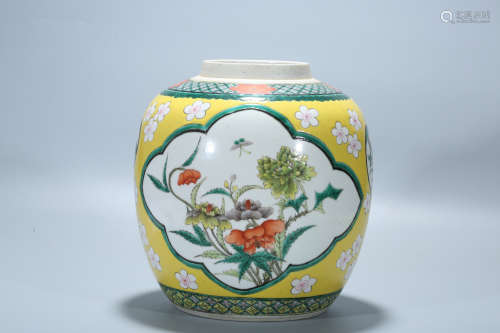 Chinese famille verte porcelain jar.