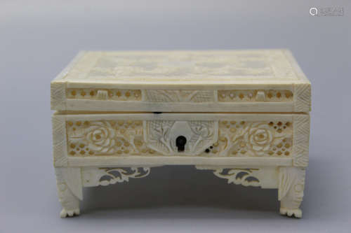 Chinese carved jewelry box.