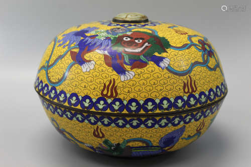 Chinese cloisonne box, late Qing Dynasty.