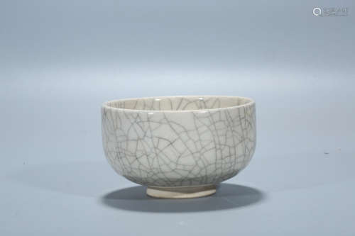Chinese Ge Ware porcelain bowl.