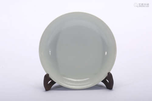 Chinese celadon porcelain plate, Qianlong mark.