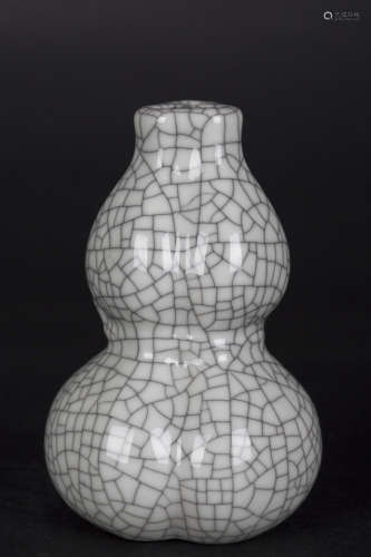 Chinese crackle glazed porcelain vase, Qianlong mark.