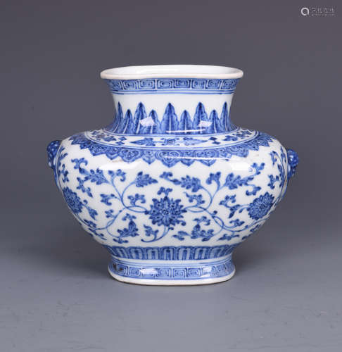 Chinese blue and white porcelain vase, Qianlong mark.