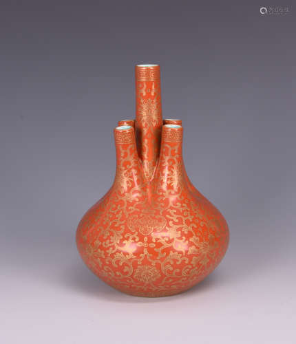 Chinese gilted coral red glaze porcelain vase, Qianlong mark.