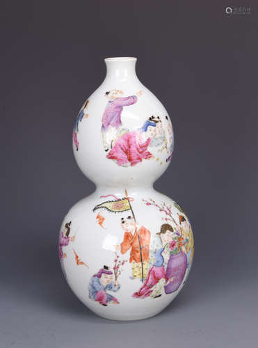 Chinese famille rose porcelain vase, Qianlong mark.