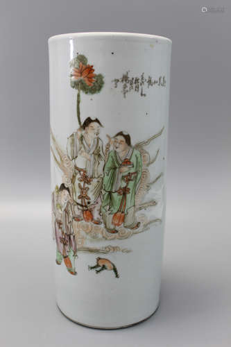 Chinese famille rose porcelain hat vase.