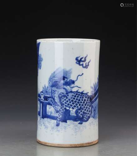 CHINESE BLUE AND WHITE BRUSH POT