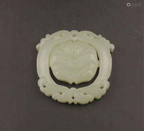 CHINESE WHITE JADE PENDANT