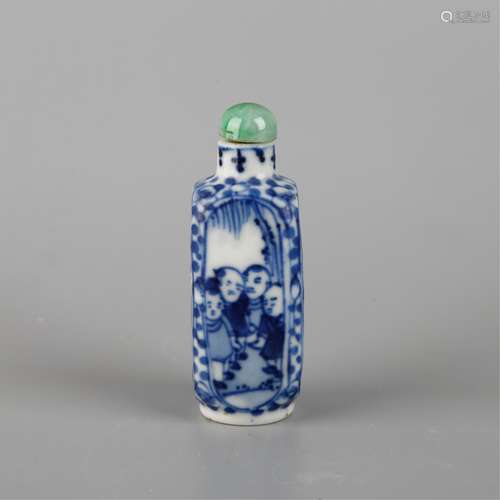 CHINESE BLUE AND WHITE SNUFF BOTTLE