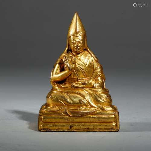 CHINESE TIBET GILT COPPER FIGURE OF LAMA