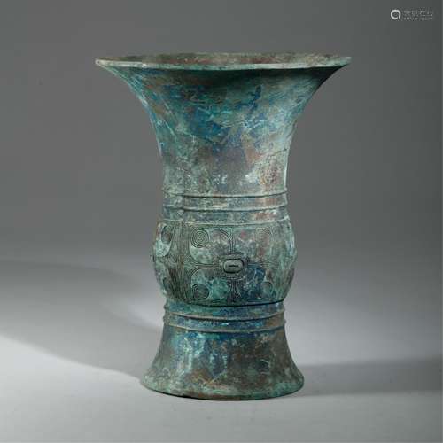 CHINESE ARCHAIC BRONZE ZUN VASE