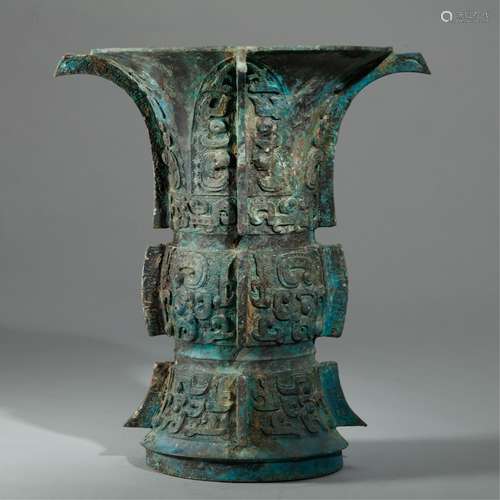 CHINESE ARCHAIC BRONZE ZUN VASE