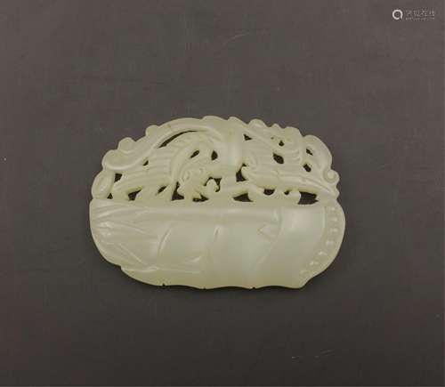 CHINESE WHITE JADE PENDANT