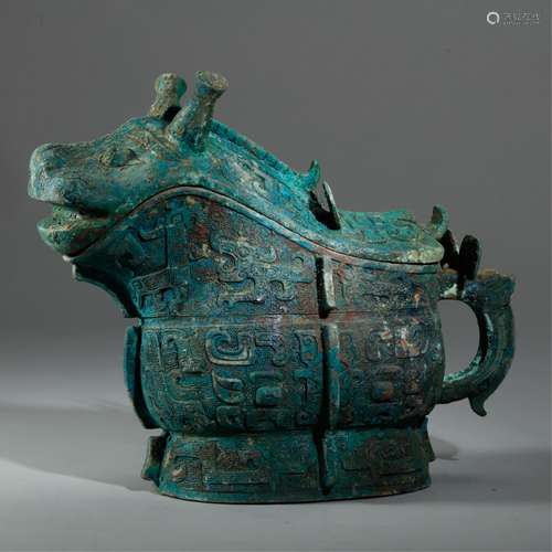 CHINESE ARCHAIC BRONZE GONG VASE