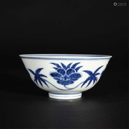 CHINESE CHENGHUA MARK BLUE AND WHITE PORCELAIN BOW