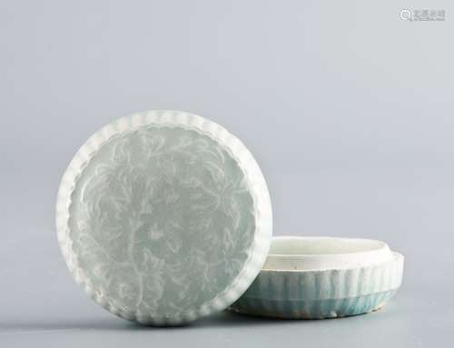 Hutian kiln chrysanthemum grain box