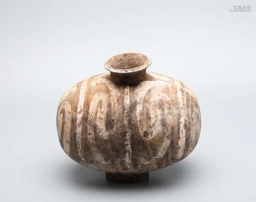 Han dynasty,   colour painted gray pottery cocoon shaped kettle