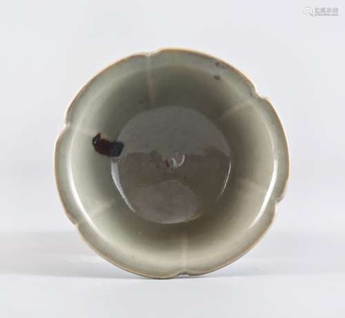 Song dynasty Yaozhou kiln moon white glaze fancy top cup