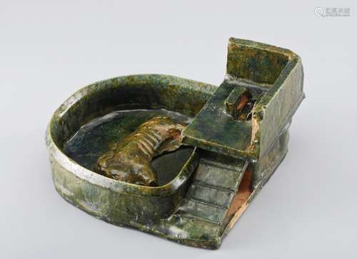 Han dynasty Green-glazed red pottery pig pen