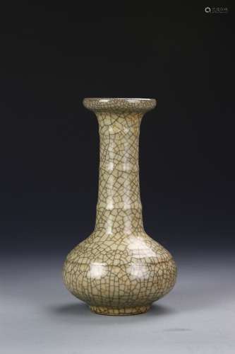 Chinese Ge Yao Vase