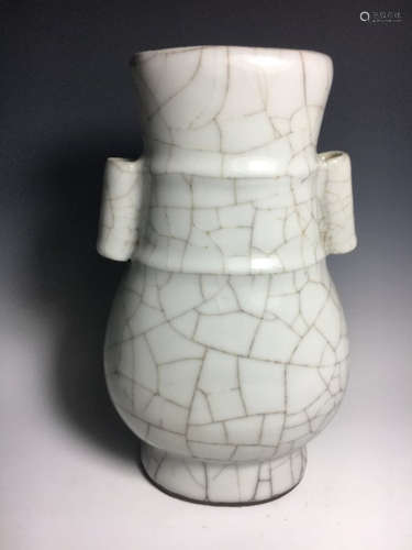 China, Ge Yao Vase