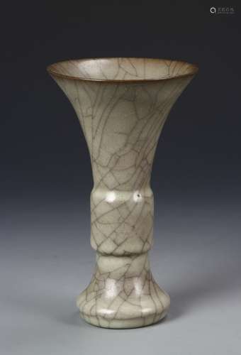 Chinese Guan Yao Gu Vase