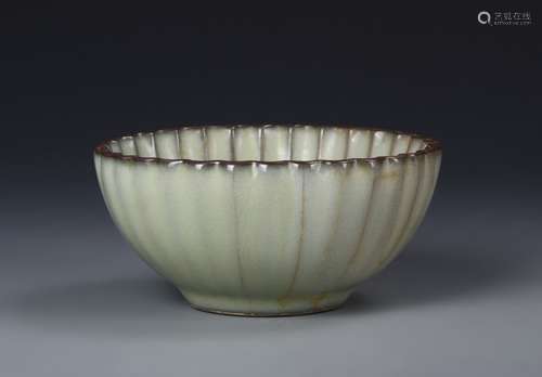 Chinese Long Quan Yao Bowl