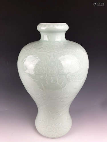 China,Monochromatic Glazed Sea Dragon Vase