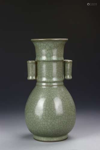 Chinese Guan Yao Vase