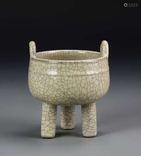 Chinese Geyao Tripod Censer