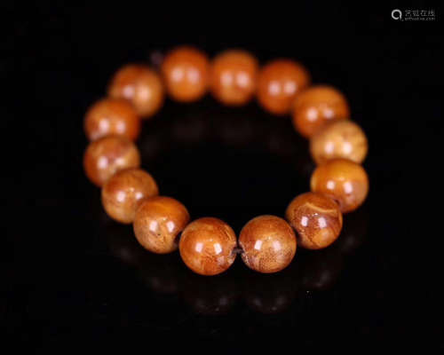 A MILA AMBER BEADS STRING BRACELET