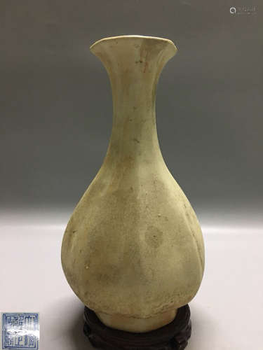 A YONGZHENG MARK PEAR SHAPED VASE