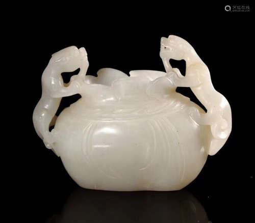 A HETIAN JADE CHI-DRAGON PATTERN WASHER