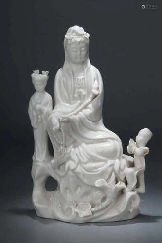 DEHUA GUANYIN PORCELAIN FIGURE