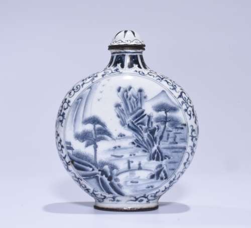 A BLUE AND WHITE SNUFF BOTTLE