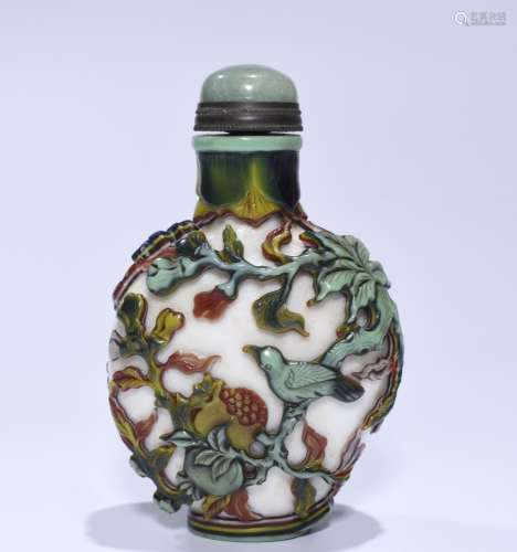 A FAMILLE ROSE OVERLAY WHITE GLASS SNUFF BOTTLE