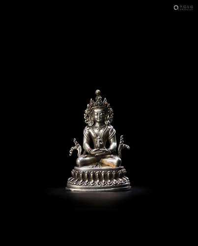 TIBET, 17TH/18TH CENTURY A SILVER FIGURE OF AMITAYUS