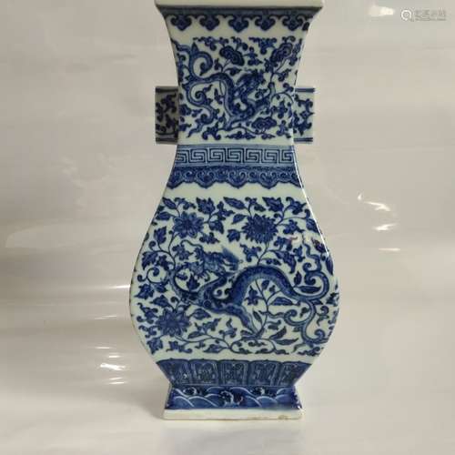 A BLUE AND WHITE VASE WITH QIANLONG MARK